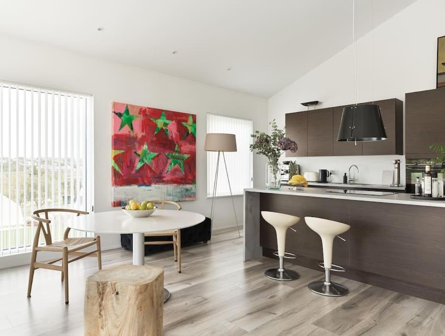 Modern Luxury Apartment - Ocean & Mountain Views Рейкьявик Экстерьер фото